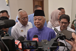 This was when Ismail Sabri came to visit our university. I got pushed by the reporters a lot...
